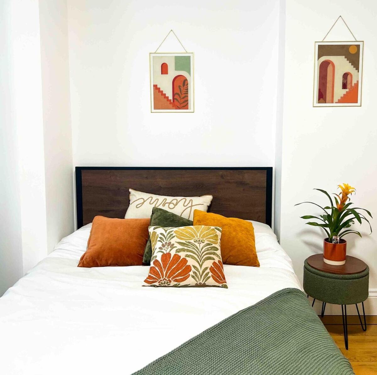 Zozy Happy Land Hotel ลอนดอน ภายนอก รูปภาพ